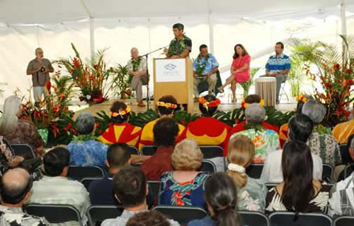 Picture of Nainoa Thompson speaking at the dedication ceremony on February 21, 2006.